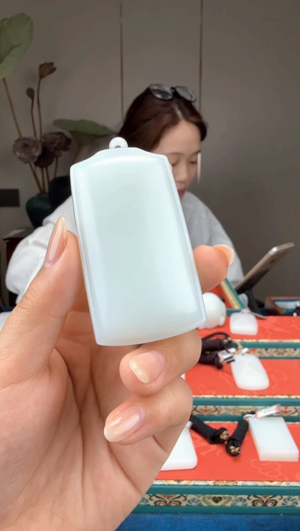 和田玉未镶嵌颈饰1