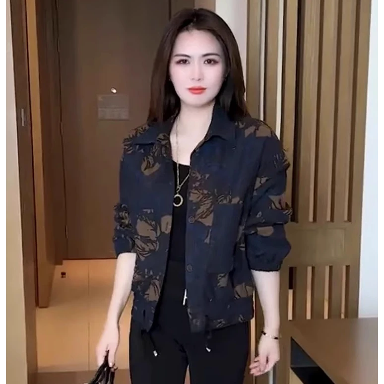 2025春秋季新款时尚洋气印花短款外套女气质百搭显瘦减龄休闲上衣
