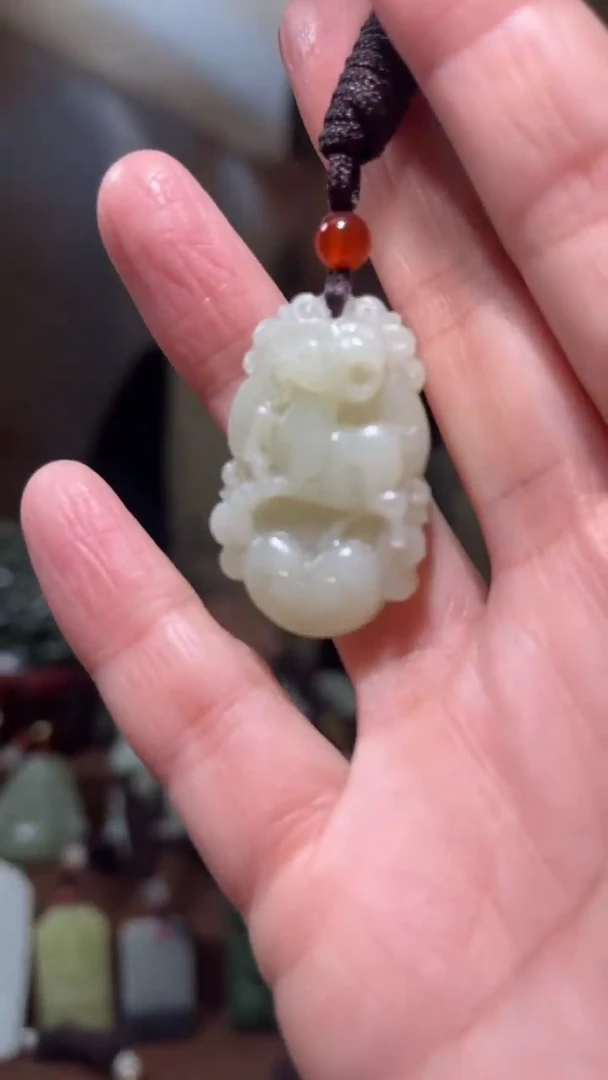 颈饰未镶嵌和田玉·