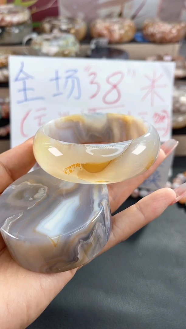 手镯玛瑙/玉髓未镶嵌62（默认有天然特征 不退不换）赠品镯心