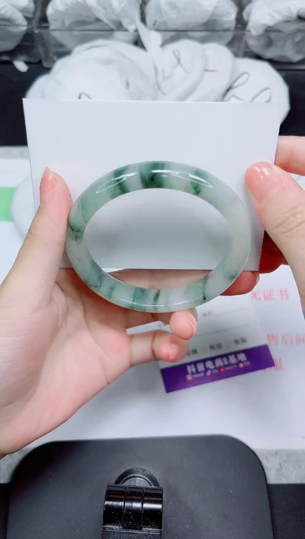 石英质玉手镯未镶嵌122-58