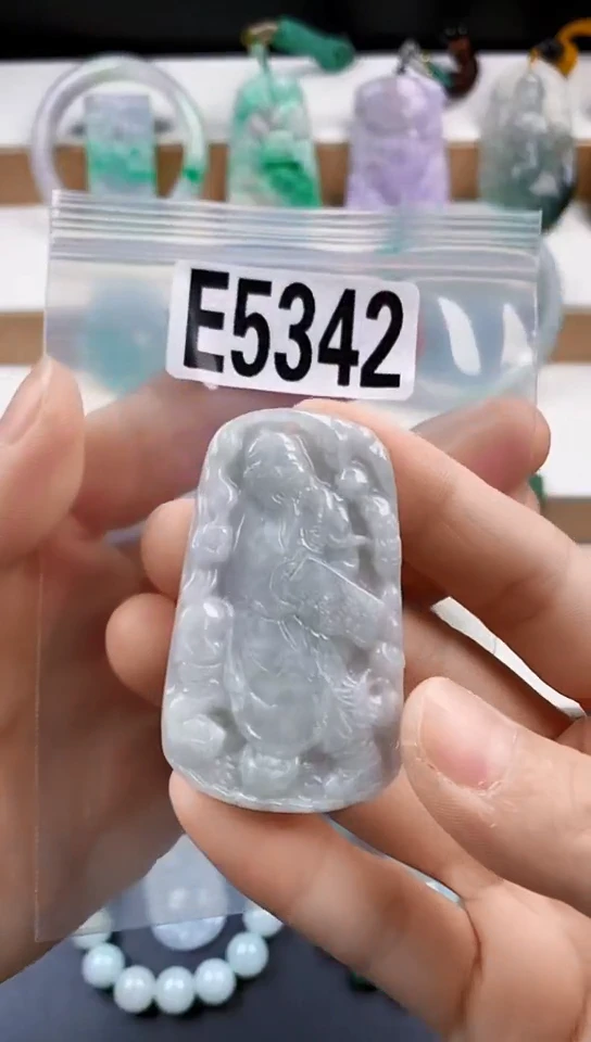 颈饰未镶嵌翡翠天然翡翠吊坠挂件