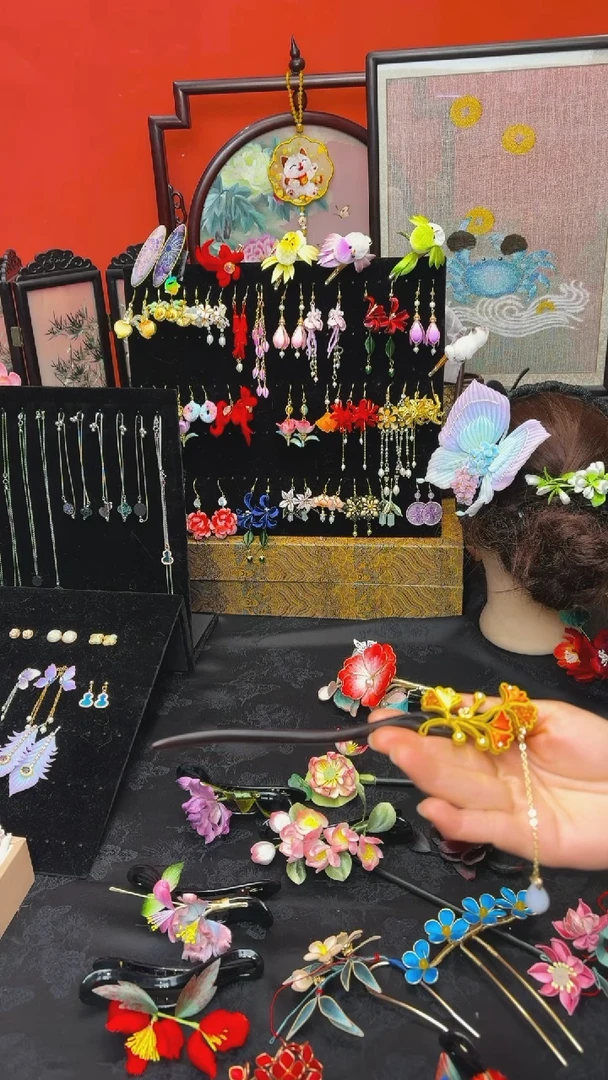刺绣非遗手工绒花饰品