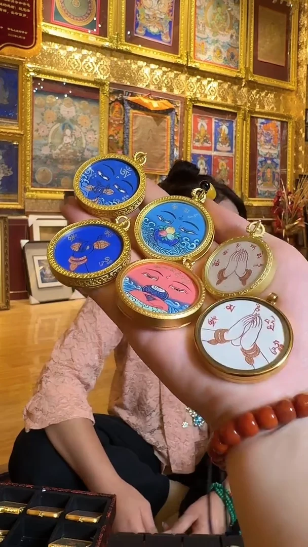 吊坠3.5-3.0随机发-热贡纯手绘