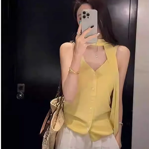 设计感黄色V领吊带背心女装夏季甜辣小众修身单排扣针织无袖上衣