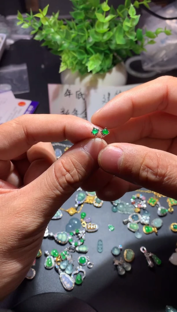 吊坠(不含链)未镶嵌翡翠1