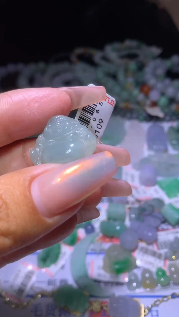 翡翠未镶嵌颈饰MXX017957