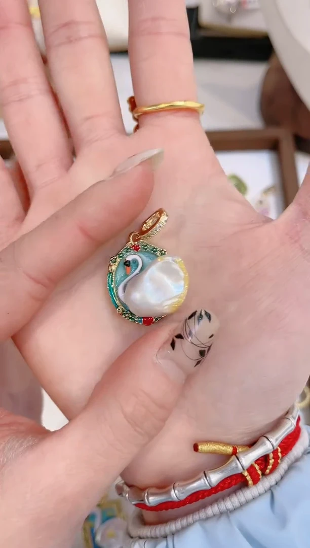 【闪购商品】淡水珍珠颈饰合金吊坠