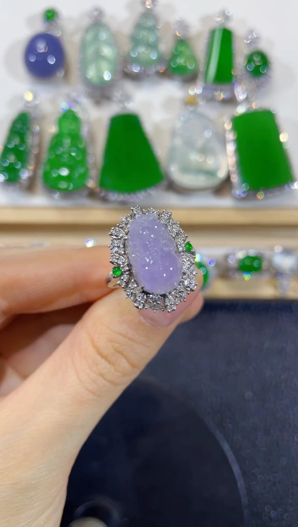 颈饰18K金镶嵌翡翠团购1