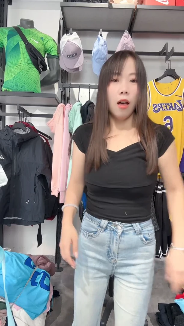 1078     编码 瑕疵款直播间过款为准 尺码