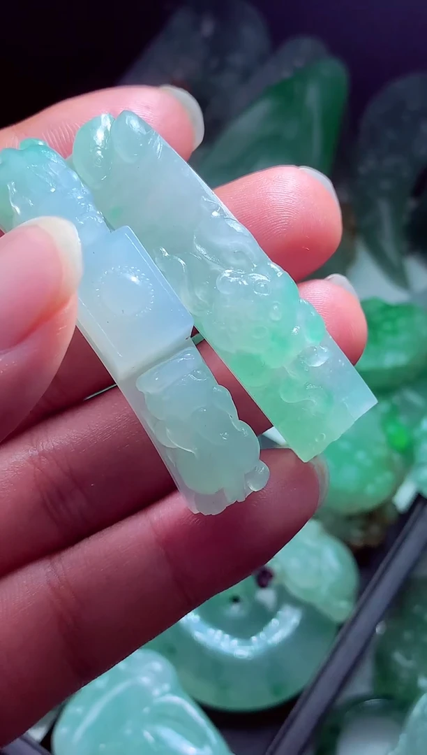 未镶嵌定制翡翠黎**?翡翠毛货定制