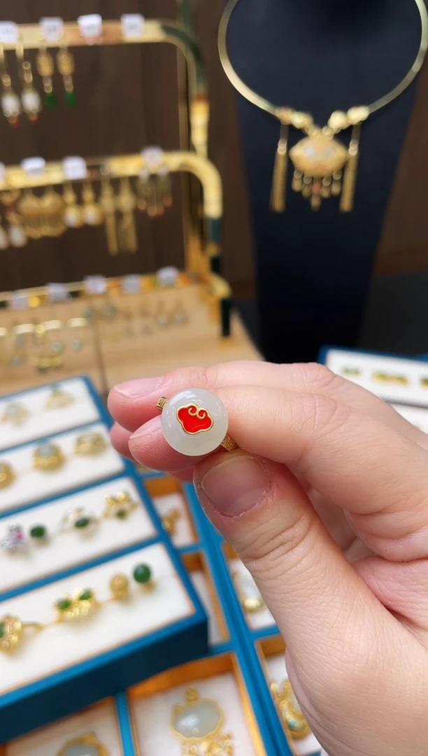 【闪购商品】和田玉戒指银S925镀金镶嵌平安扣