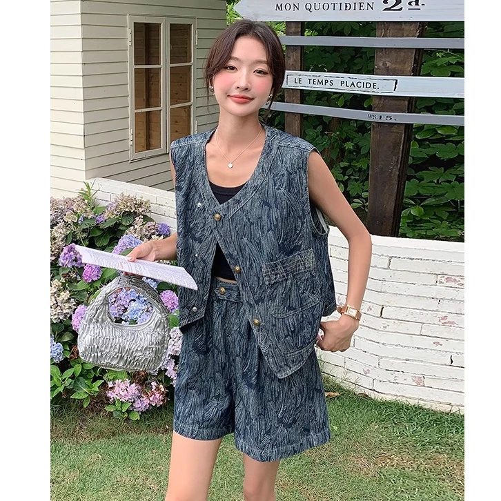 韩版洋气设计感宽松牛仔套装2025夏装时尚休闲气质马甲短裤两件套