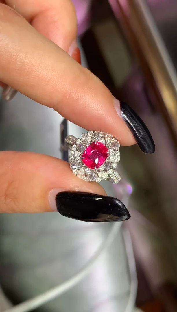 18K金镶嵌戒指红宝石1.17CT