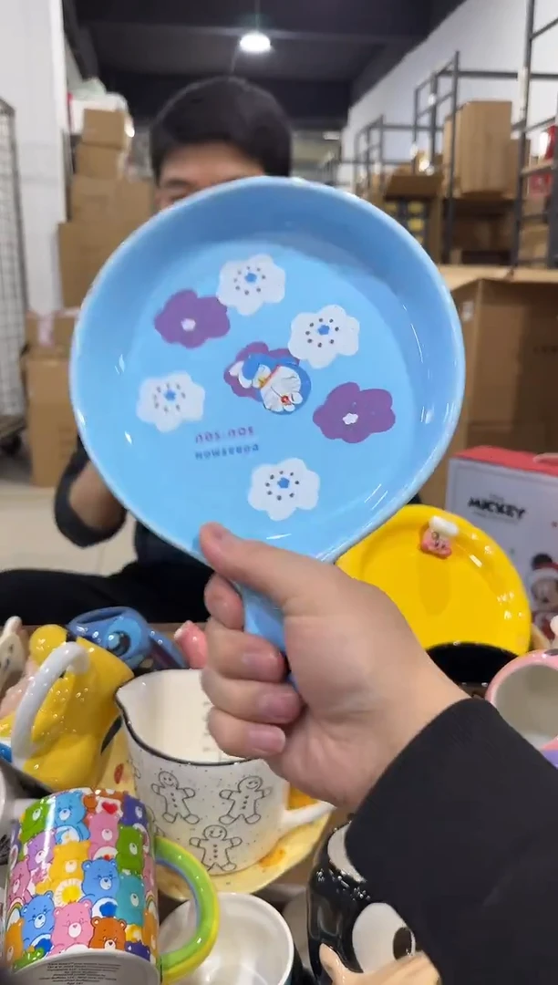 瓷片蓝色圆盘叮当猫烤盘微瑕