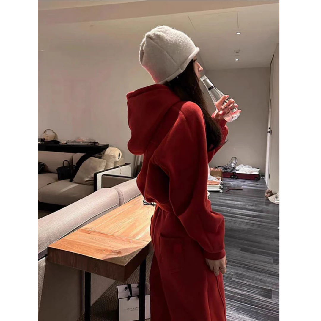 2025春装搭配一整套休闲时尚红色连帽加绒卫衣运动阔腿裤两件套装