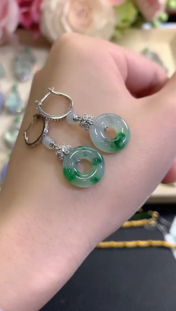 18K金镶嵌翡翠耳饰秋日珠宝W47