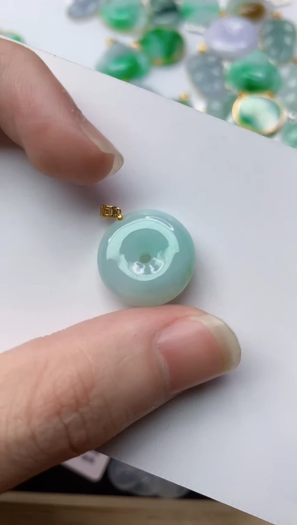 【闪购商品】翡翠颈饰18K金镶嵌60............