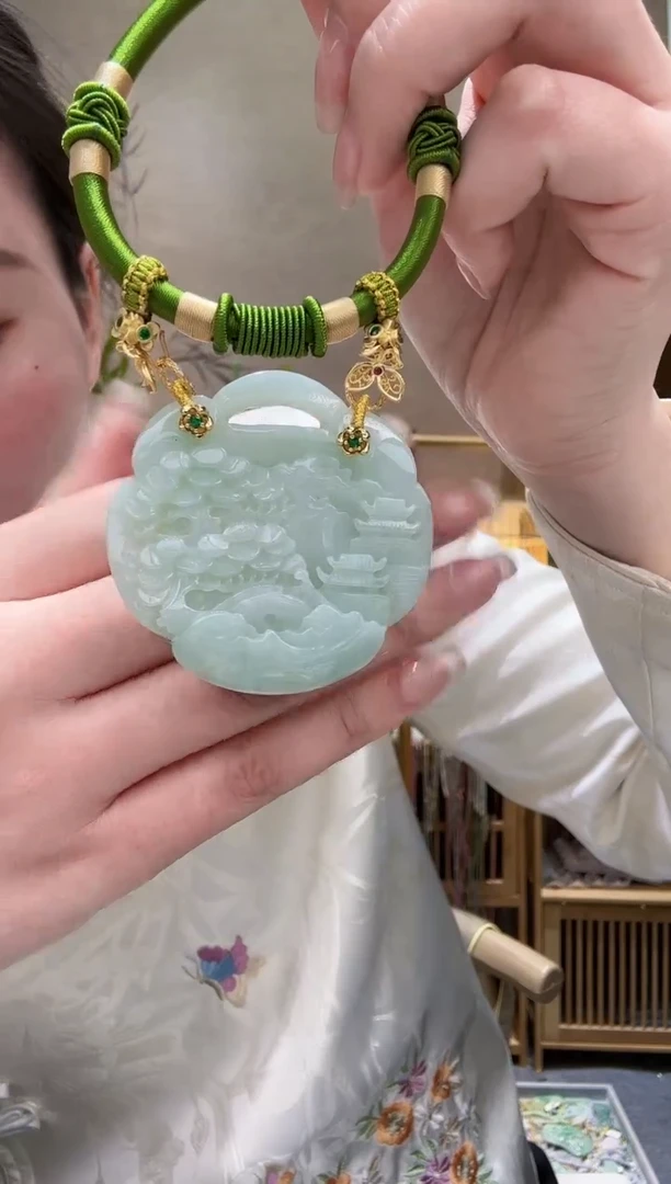 【闪购商品】翡翠颈饰未镶嵌吊坠