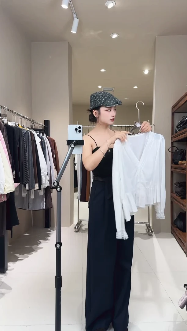氨纶新款蕾丝小衫0000