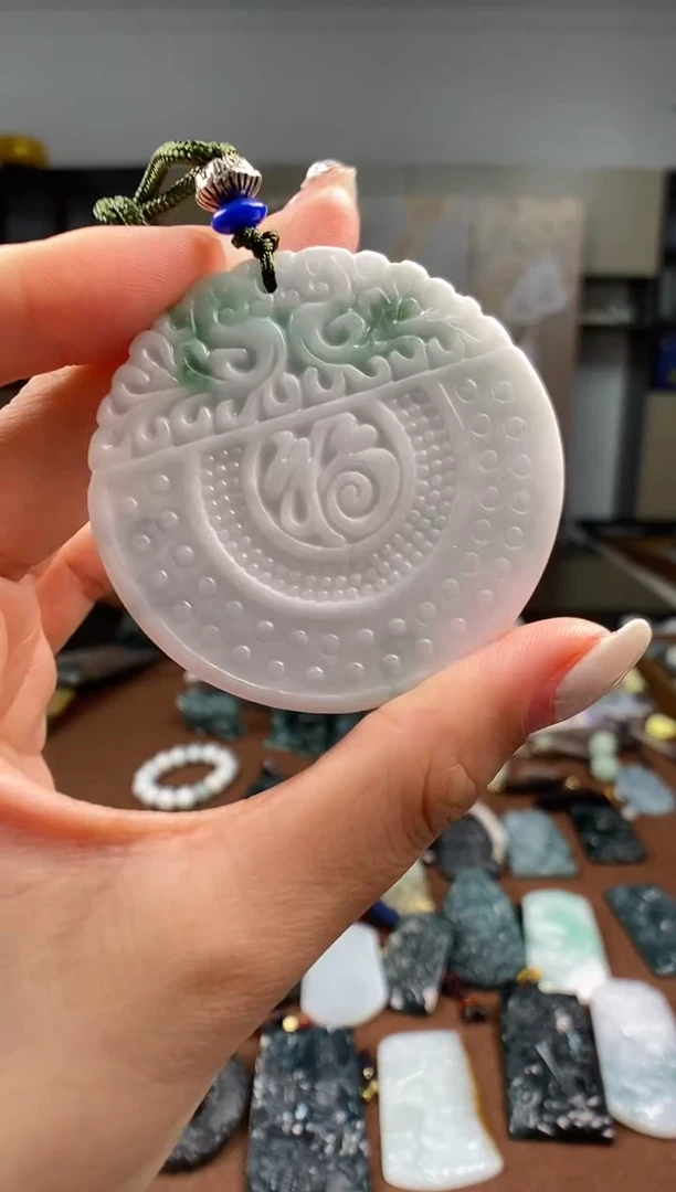 颈饰未镶嵌翡翠多样性发其一