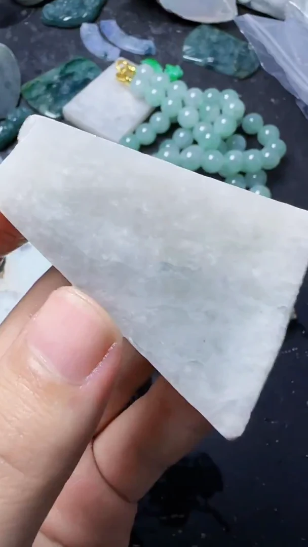 未镶嵌挂件翡翠023