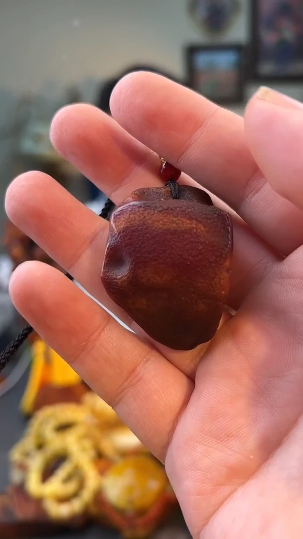 琥珀颈饰未镶嵌吊坠