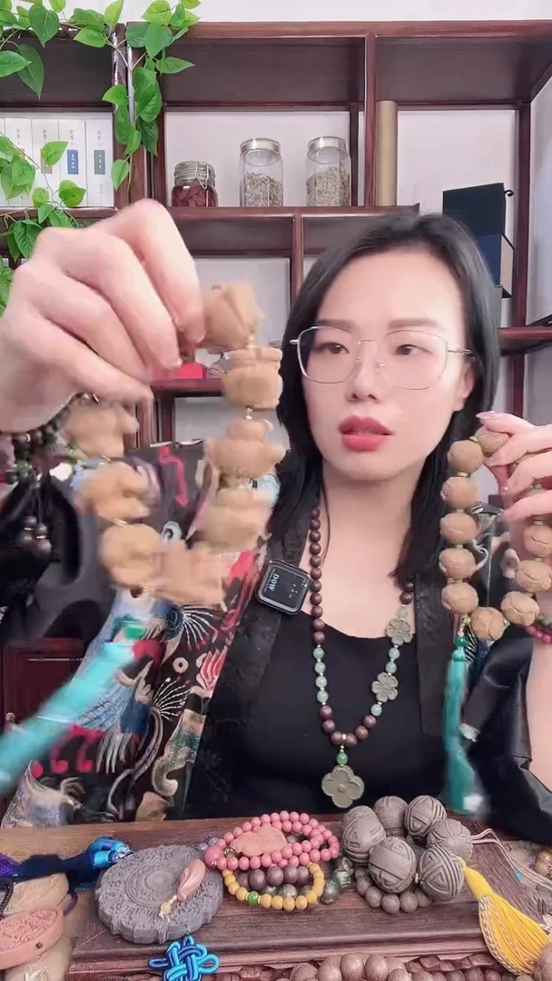 龙涎香方的莲花手持