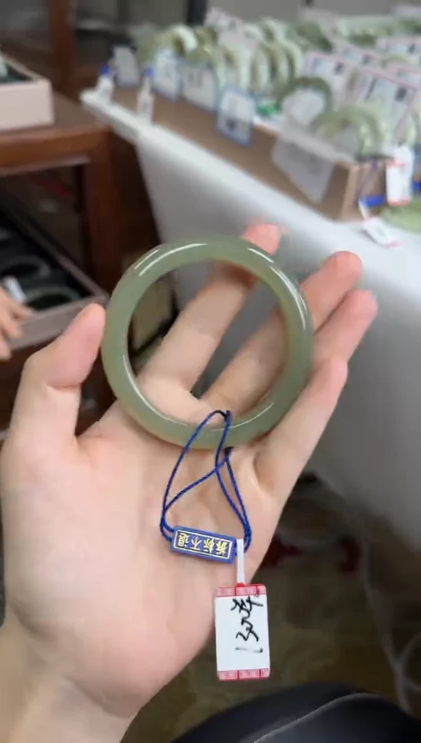 未镶嵌手镯和田玉54