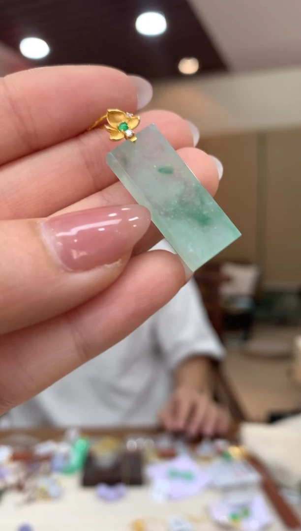 吊坠(不含链)18K金镶嵌翡翠无事牌