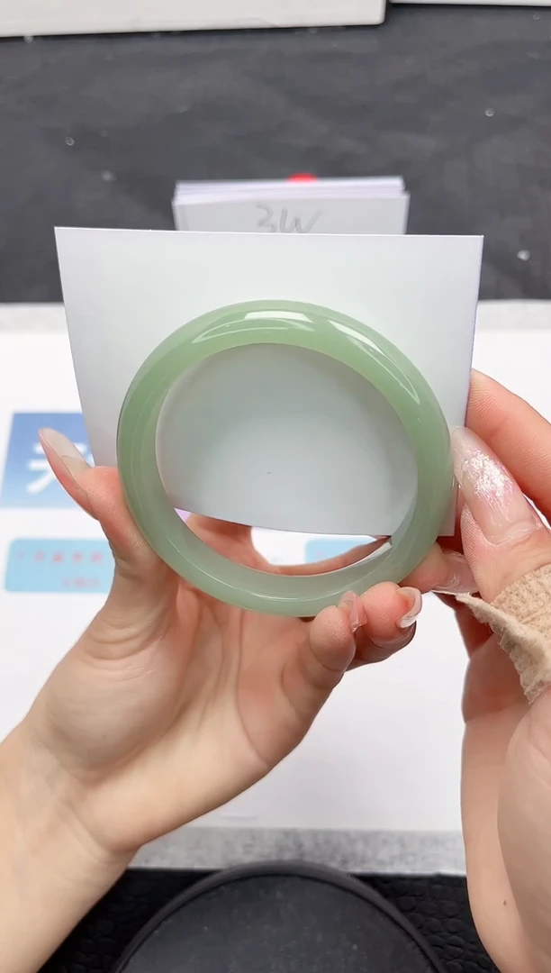 【闪购商品】石英质玉手镯未镶嵌L185-58.3