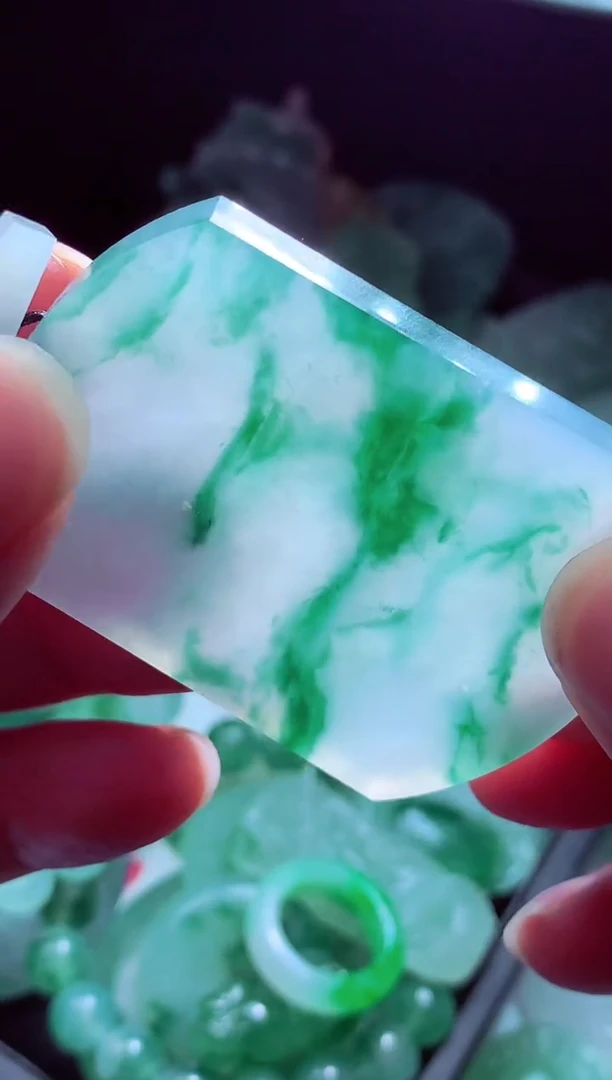 未镶嵌定制翡翠以*?翡翠毛货定制