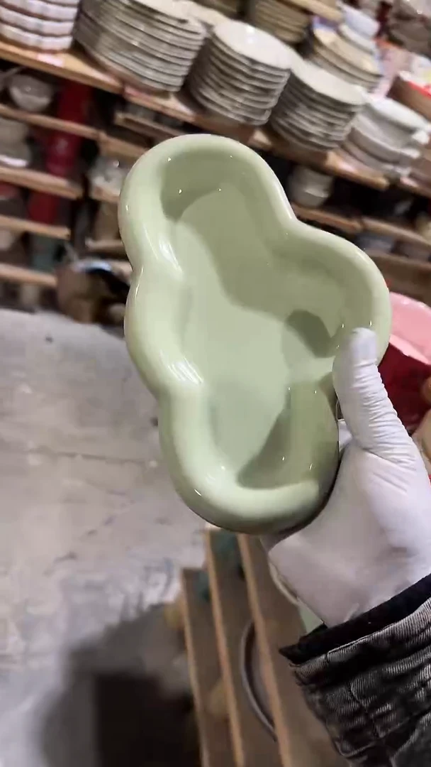 陶瓷云朵盘微瑕 凑满20元包邮