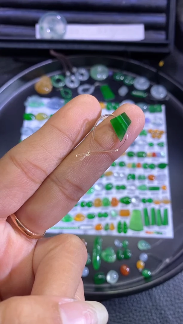 未镶嵌挂件翡翠珠子