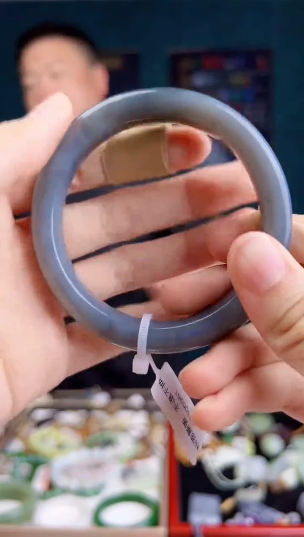 和田玉手镯未镶嵌多样性发货 拍一单发一个57