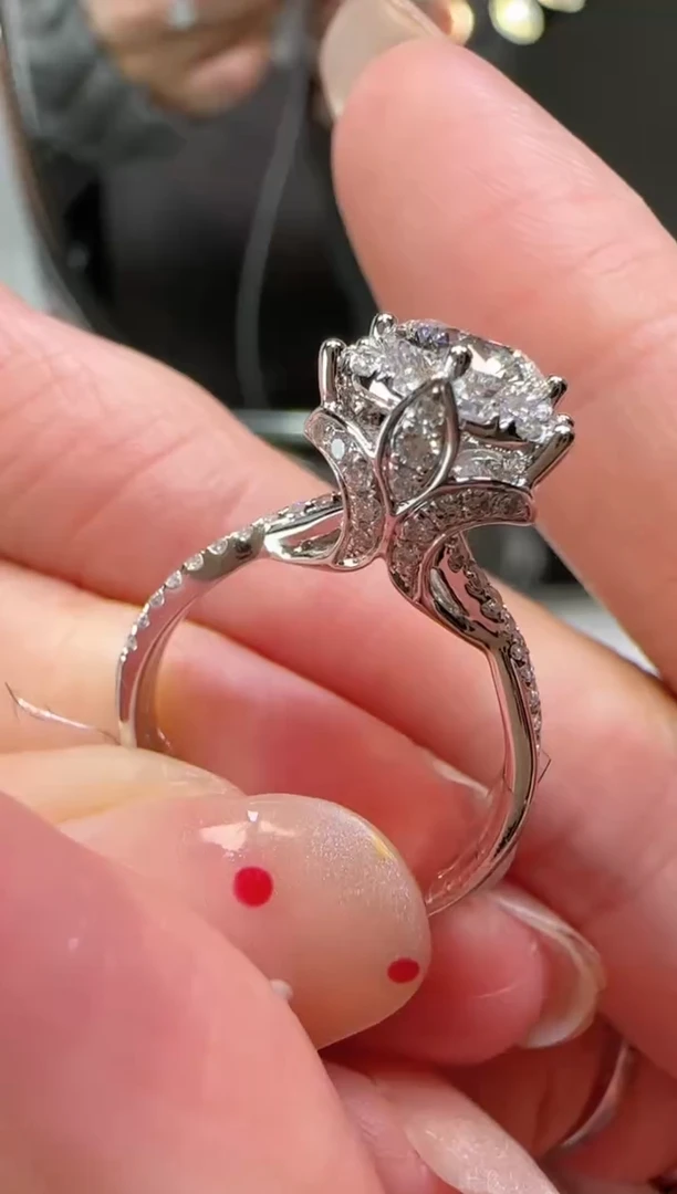 【闪购商品】实验室培育钻石18K金镶嵌1克拉庄园款钻戒