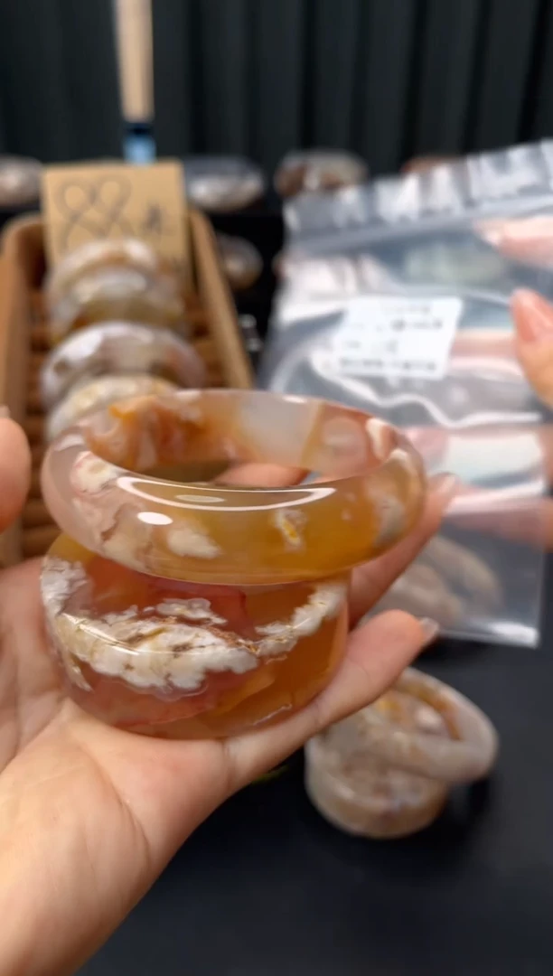 未镶嵌手镯石英质玉石**妹默认有瑕 不退不换