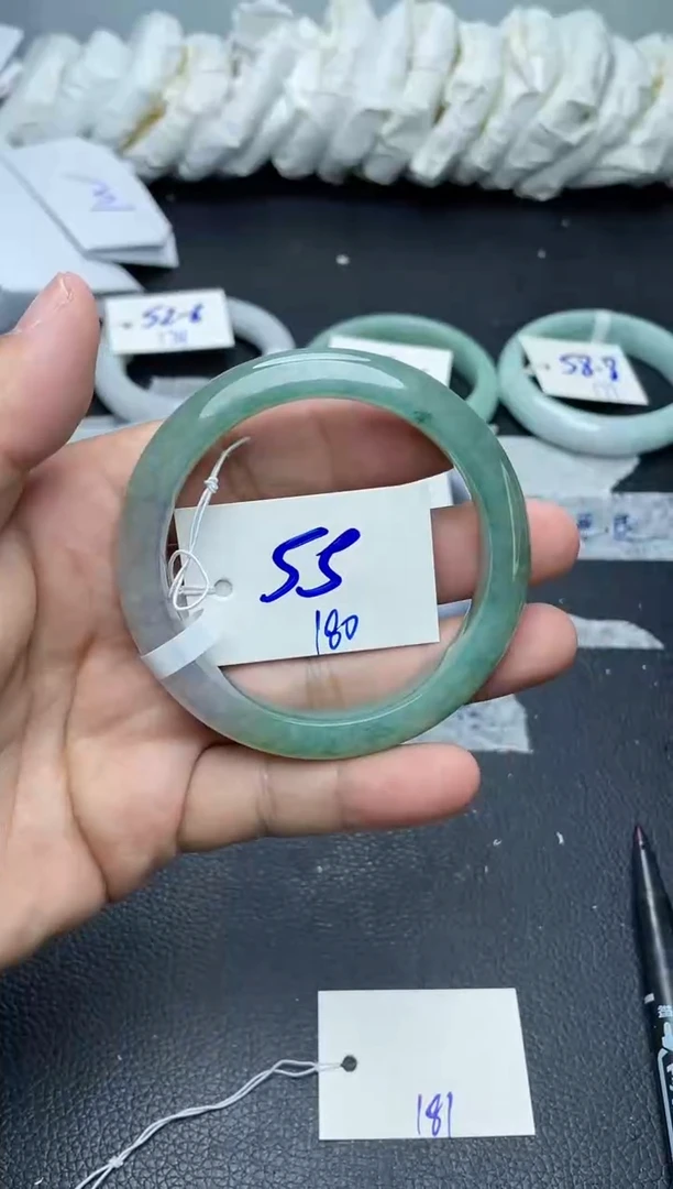 未镶嵌手镯翡翠180