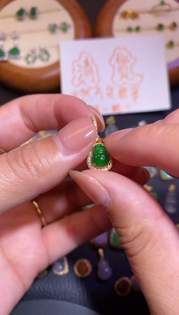 颈饰银S925镶嵌翡翠a货翡翠