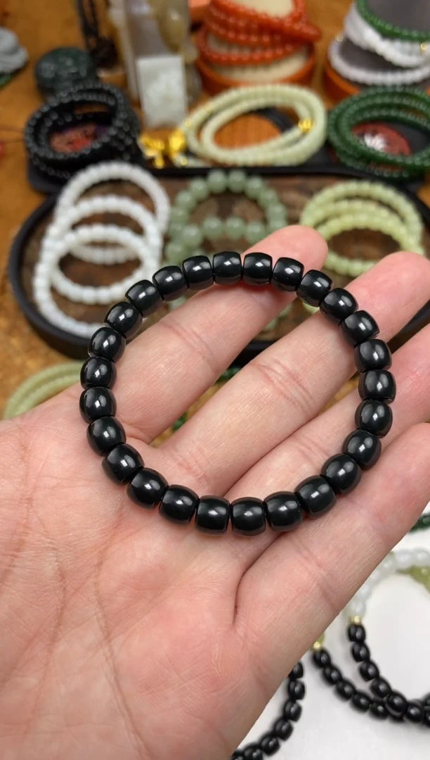 颈饰未镶嵌和田玉手串