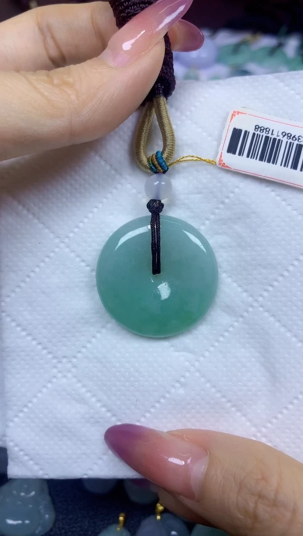 翡翠未镶嵌颈饰挂件