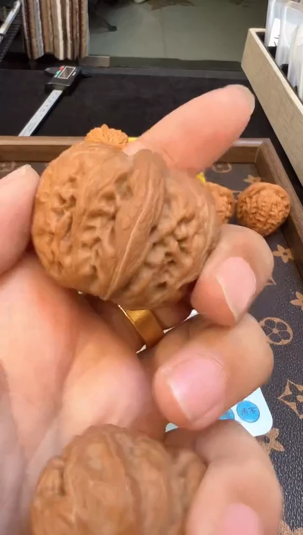 把件核桃元宝核桃