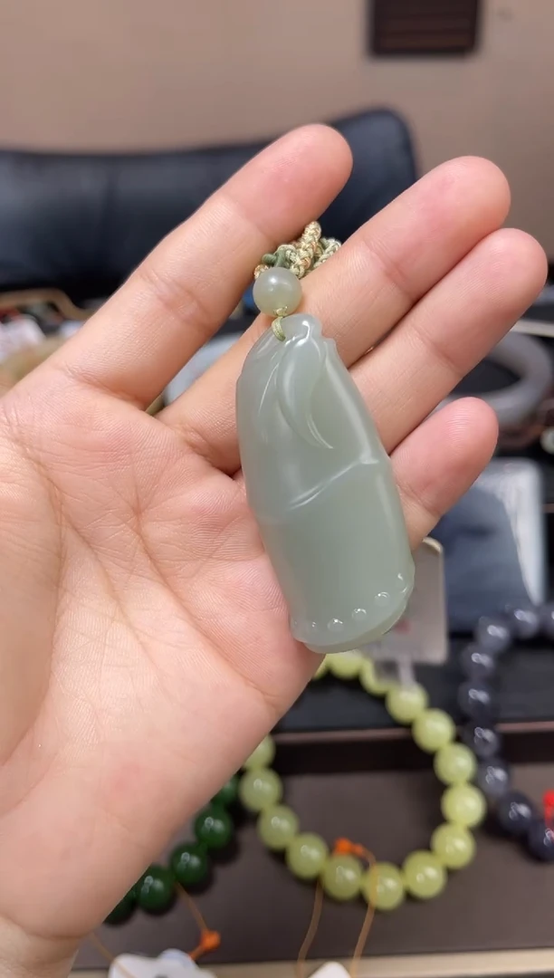 吊坠(不含链)未镶嵌和田玉且末青白 竹节80689