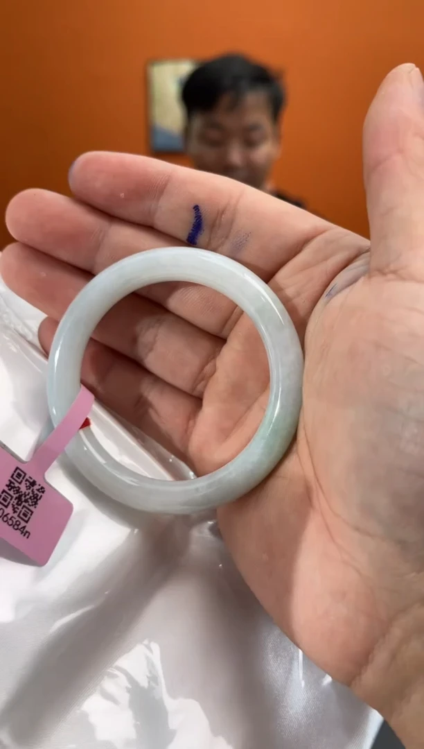 未镶嵌手镯翡翠翡翠手镯