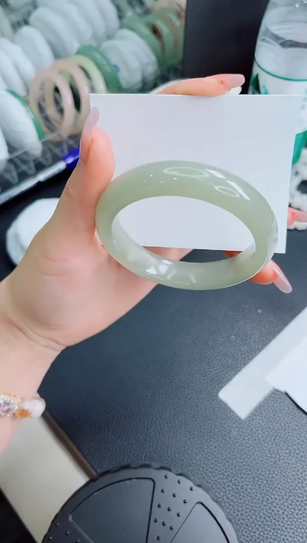 石英质玉手镯未镶嵌144-61