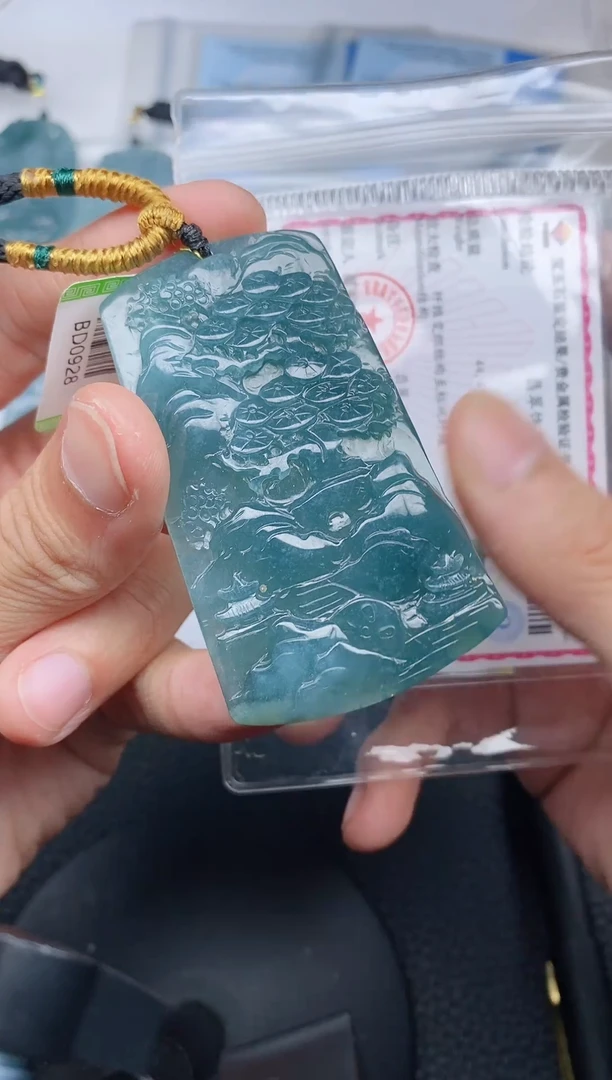 颈饰未镶嵌翡翠