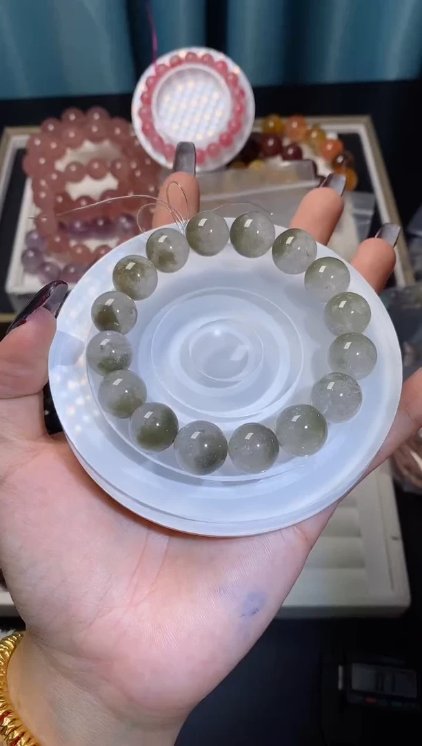 【闪购商品】水晶手串未镶嵌抹茶绿幽灵089