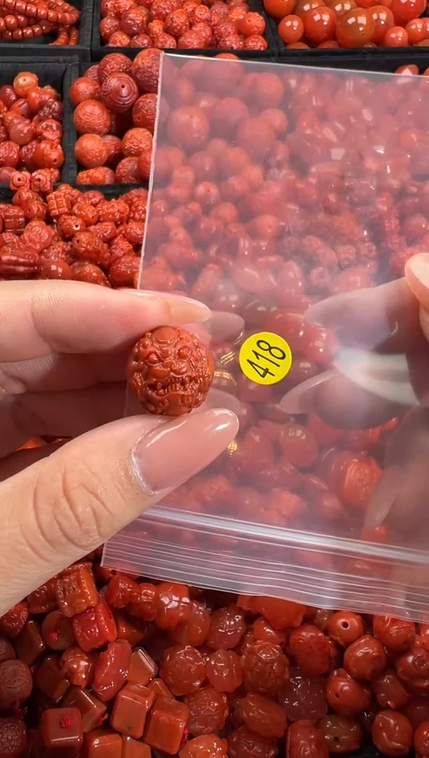 南红玛瑙未镶嵌颈饰1