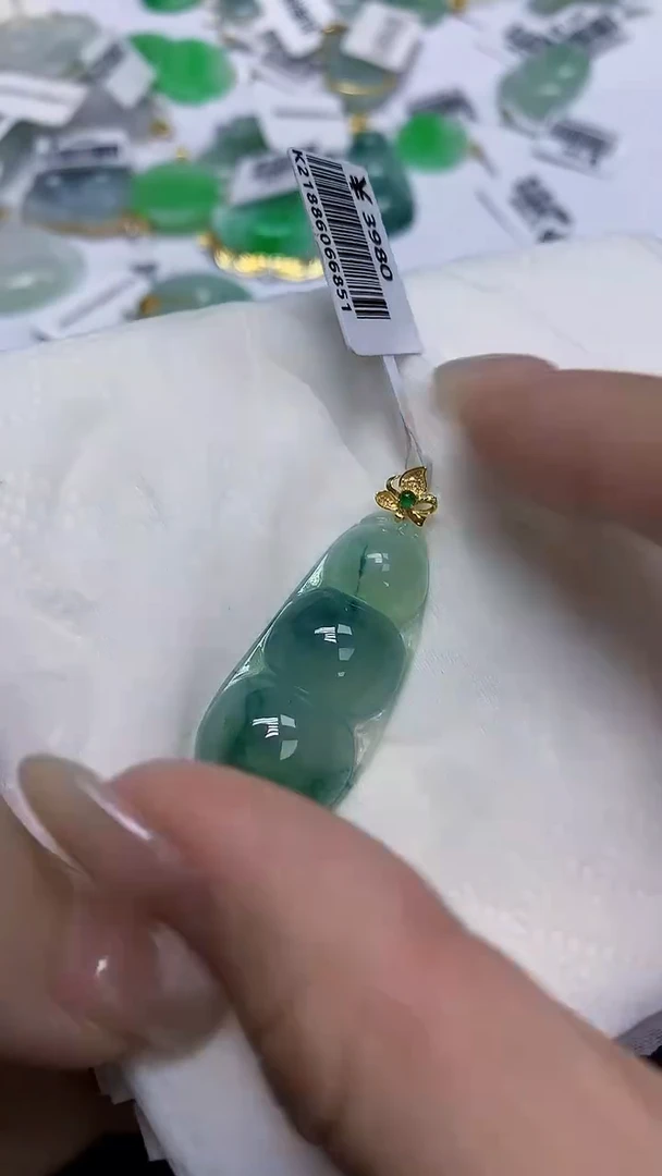 翡翠18K金镶嵌颈饰天然缅甸翡翠A货