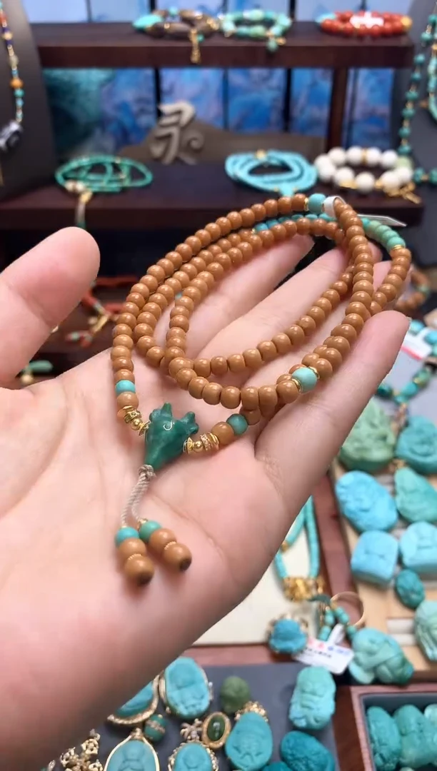 18K金镶嵌绿松石颈饰高瓷绿松石老型项链